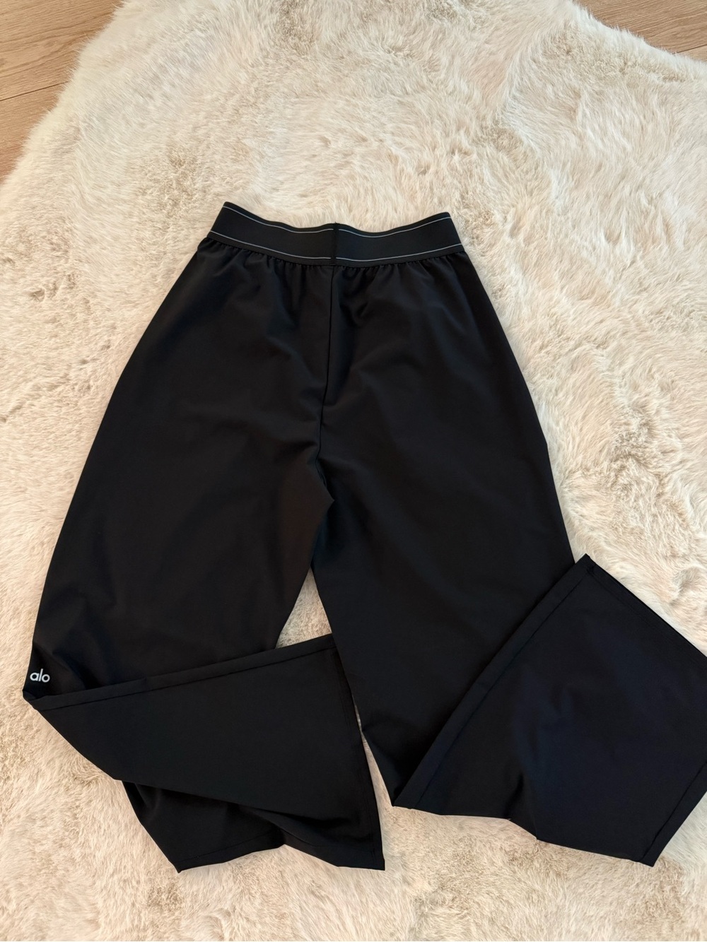 Alo Yoga Suit Up Trouser (Regular) - Picture 4 of 7